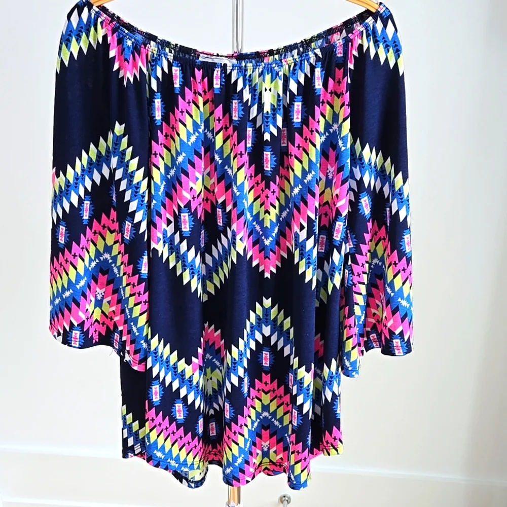 Colorful Geometric Patterned Blouse - Picture 2 of 2